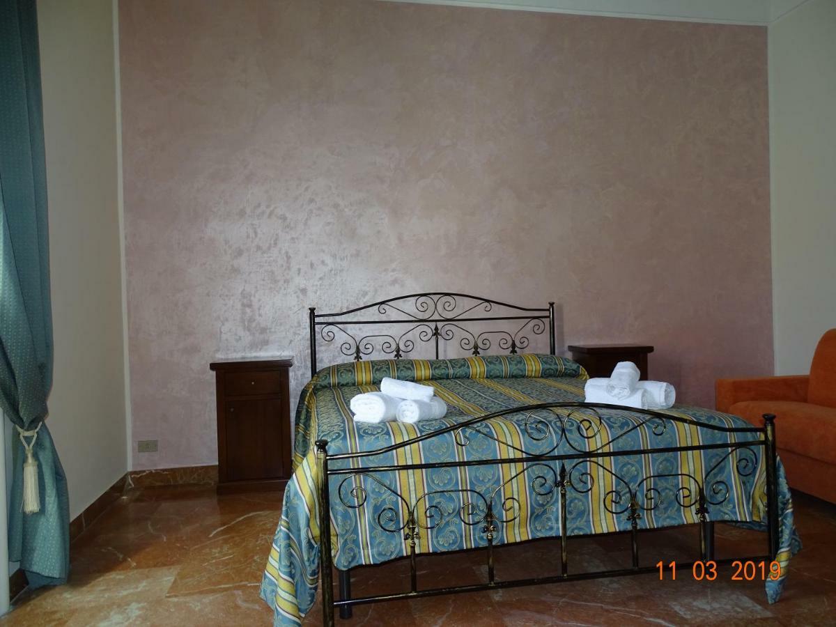 פראביטה B&B New Antico Palazzo מראה חיצוני תמונה